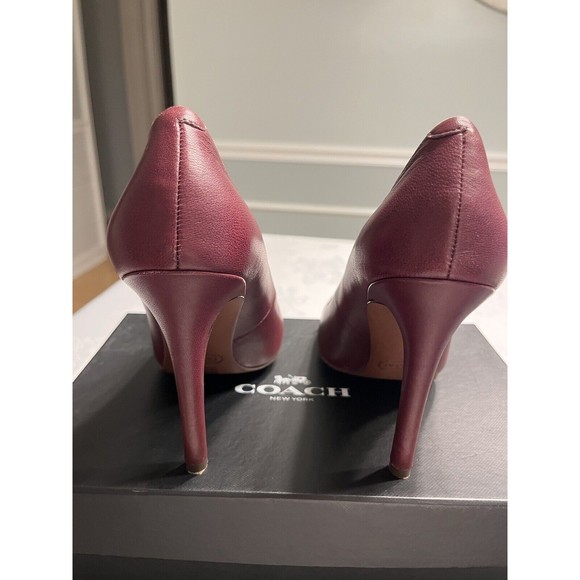 Coach Nacie Snakeskin Toecap Gold Logo Across Foot Top 4” Heel Shoes Sz 5B -IOB - Picture 9 of 16